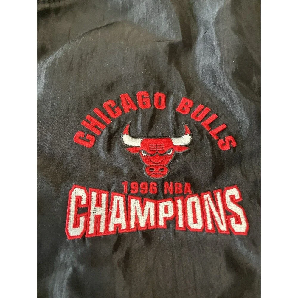 Vtg Made in USA CHICAGO BULLS 1996 NBA CHAMPIONS STARTER XL Pullover Jacket